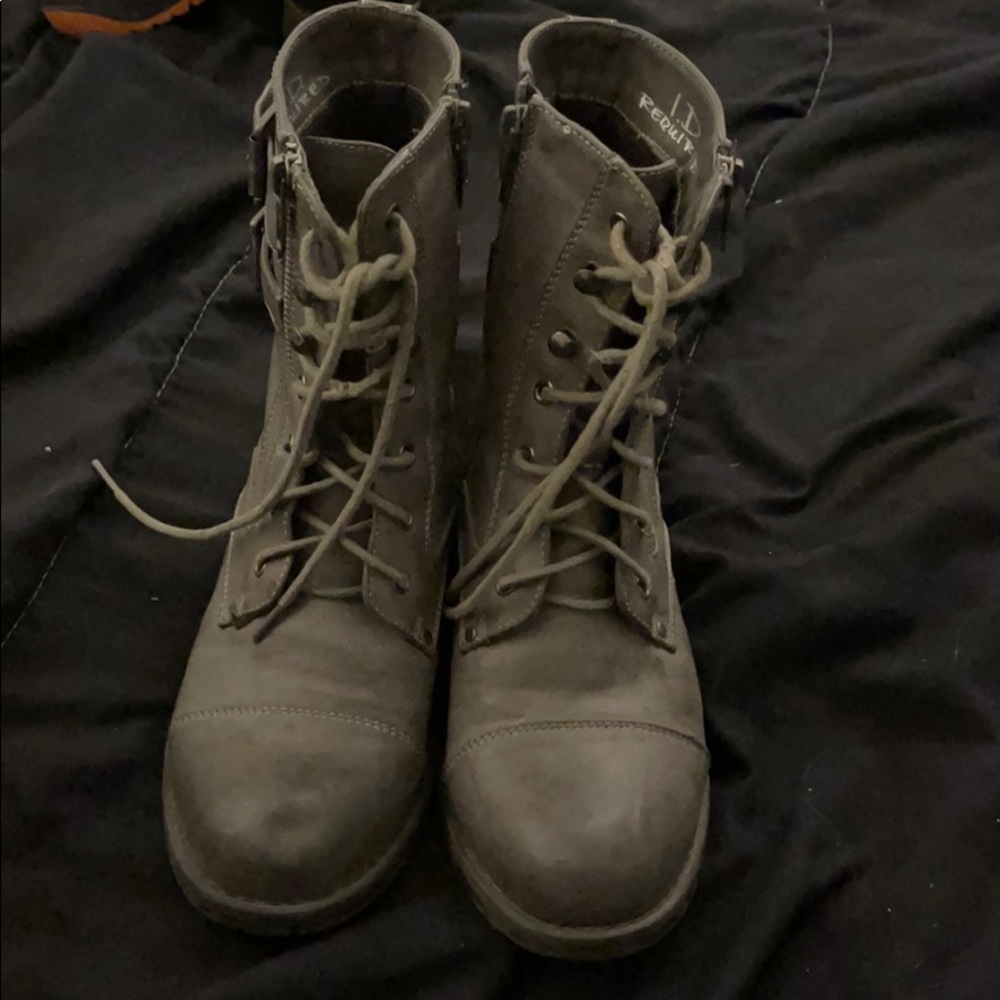 Boots grey